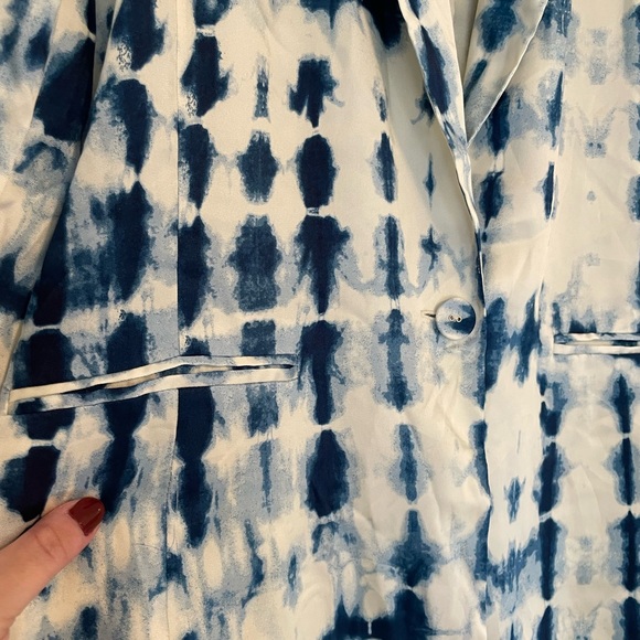 House of Harlow 1960 Tie Dye Satin Oversized Blazer - Picture 3 of 5